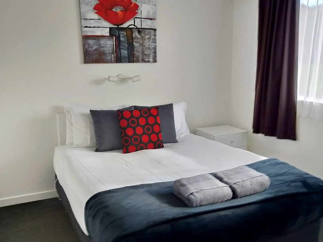 Clyde Apartments主图