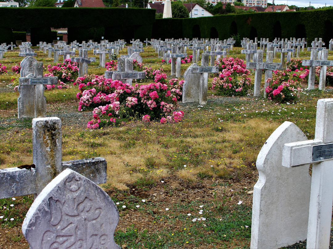 Cimetiere General Beauvais-博韦必去景点