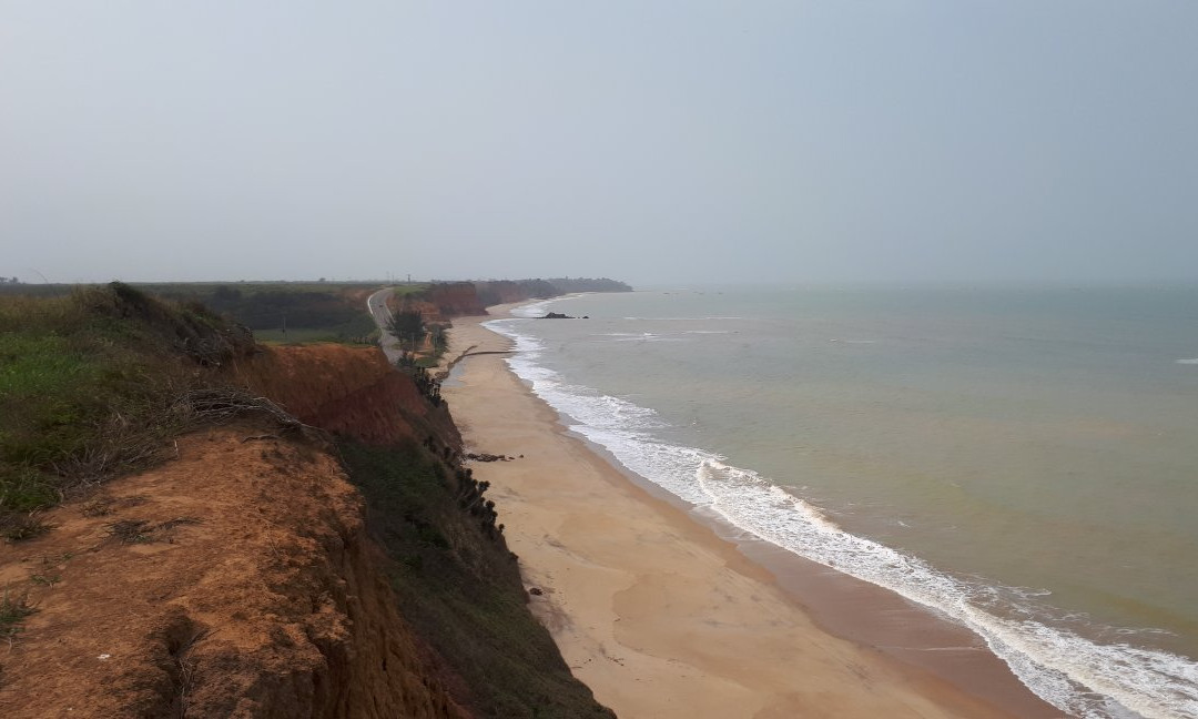 Praia das Falesias景点图片