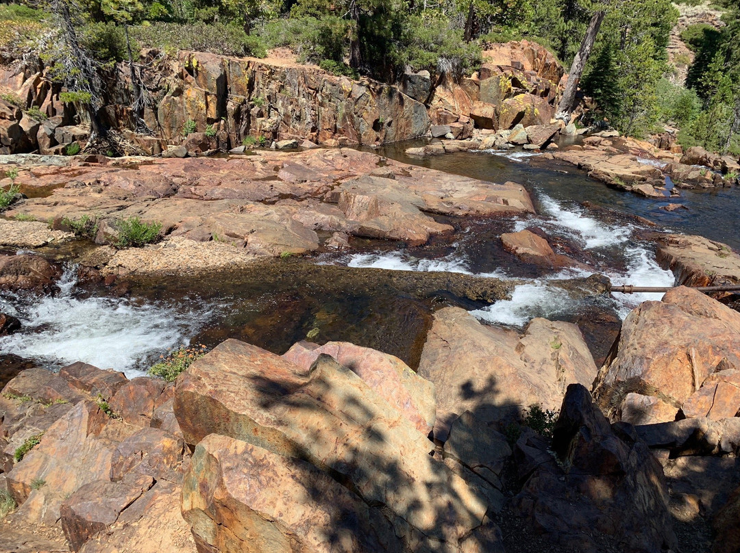 Glen Alpine Falls景点图片