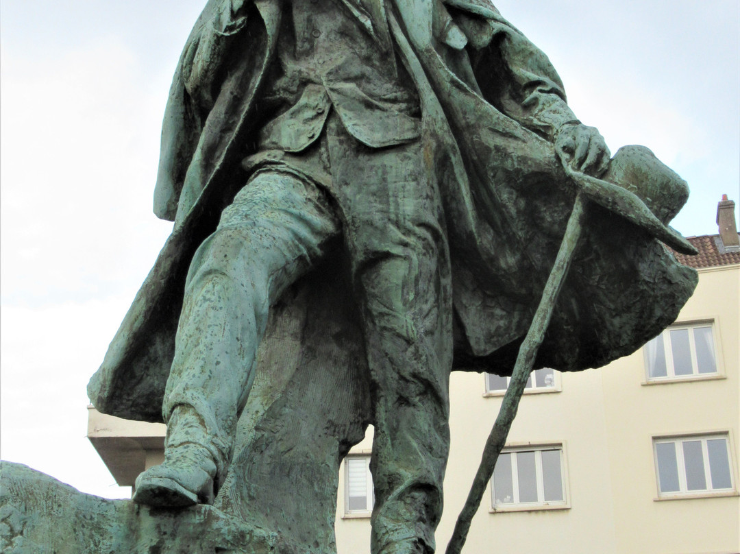 Monument à Victor Hugo-蒂永维尔必去景点