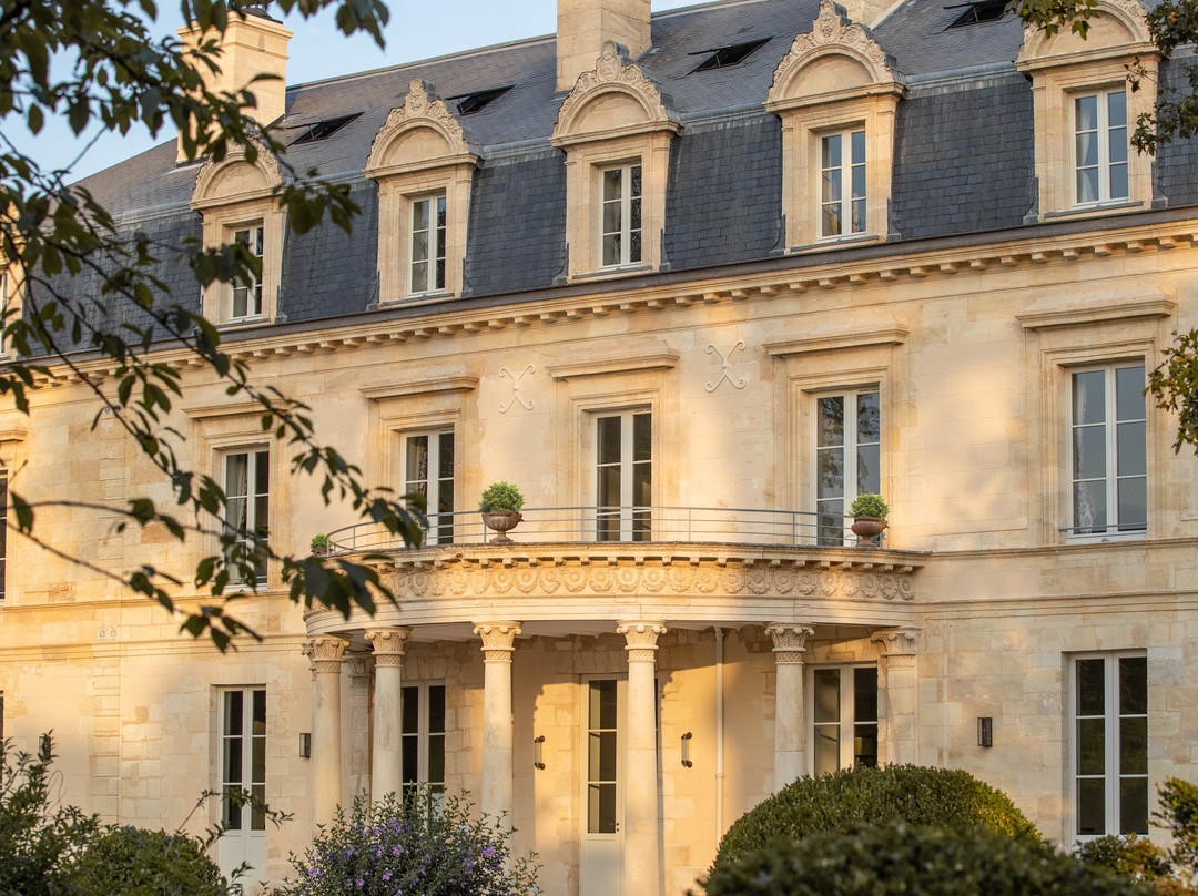 后角堡酒店主图