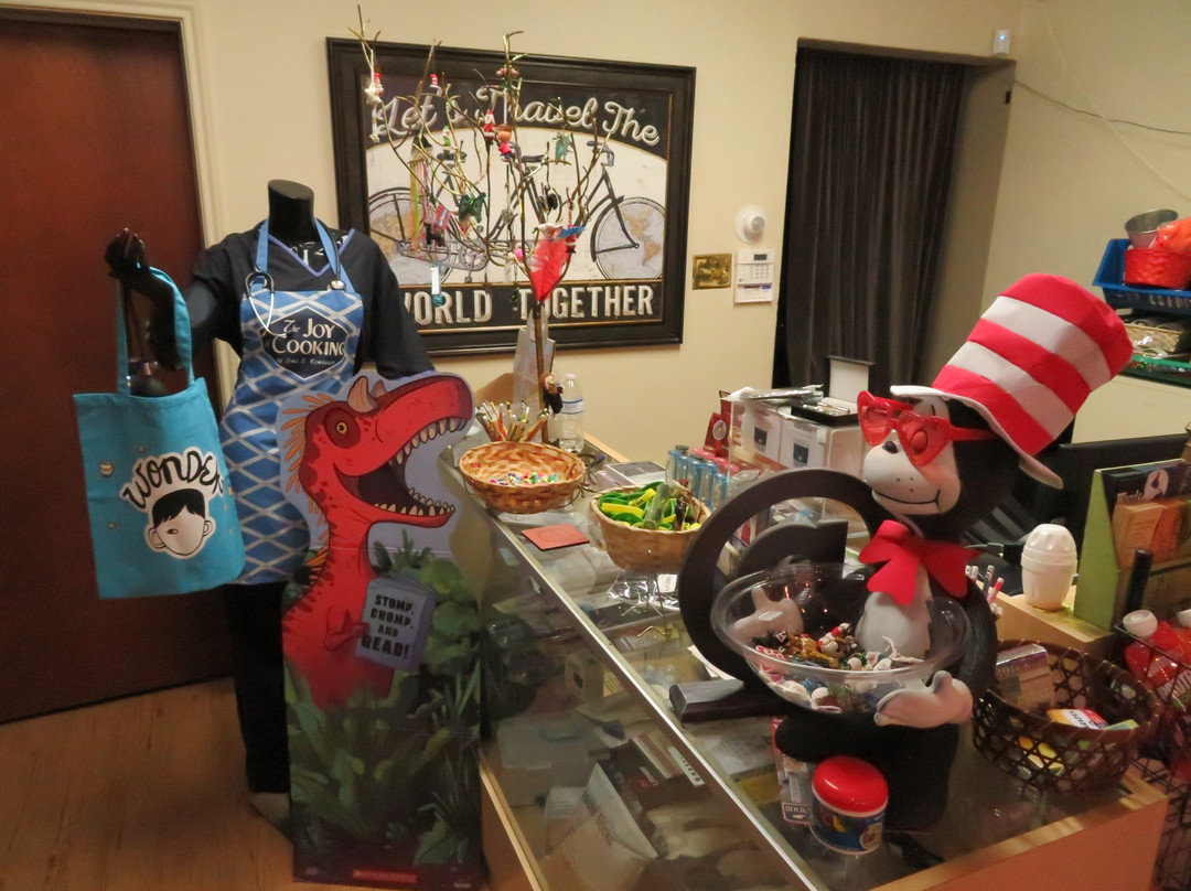 By The Book Bookstore-科珀斯克里斯蒂市必去景点