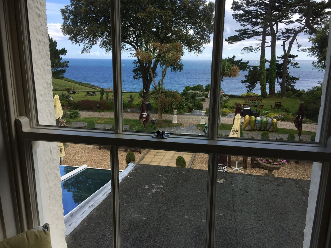 塔兰德海湾酒店主图