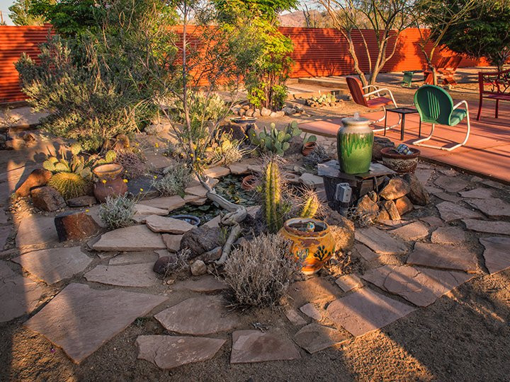 Spin and Margie's Desert Hideaway主图