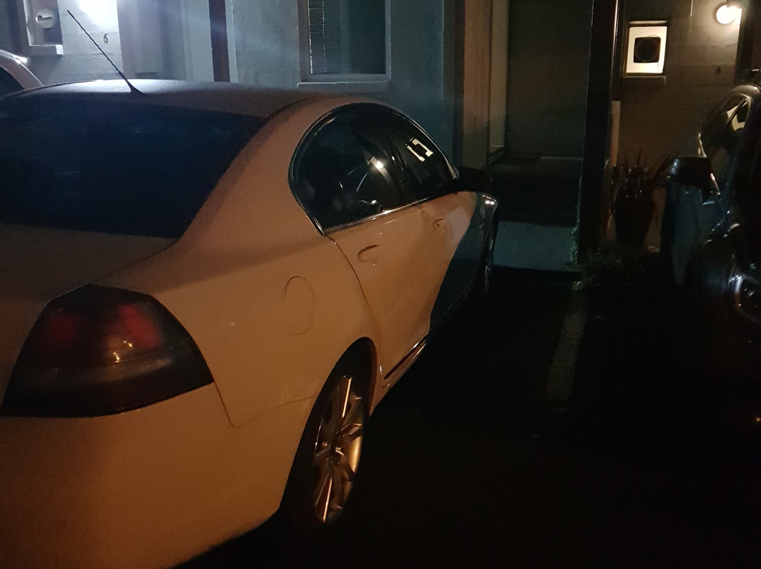 Elphin Serviced Apartments主图