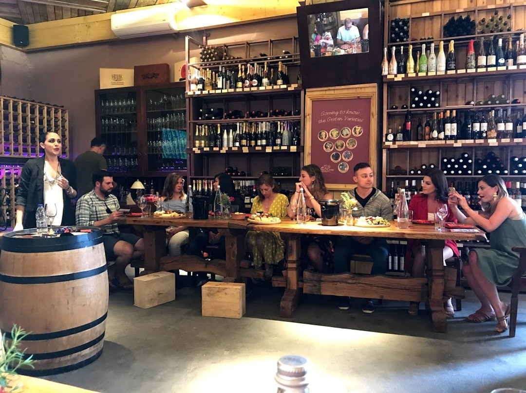 Oinoxoos House-雷斯蒙必去景点