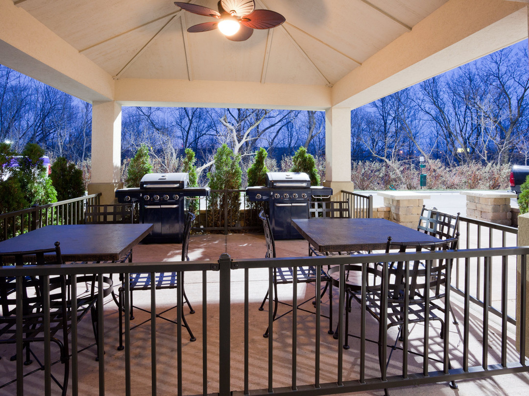 Candlewood Suites Milwaukee Airport-Oak Creek by IHG主图