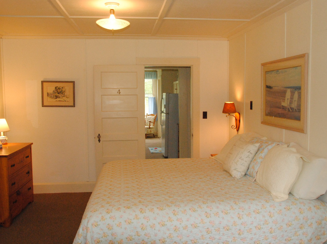 Tarry-A-While Resort主图