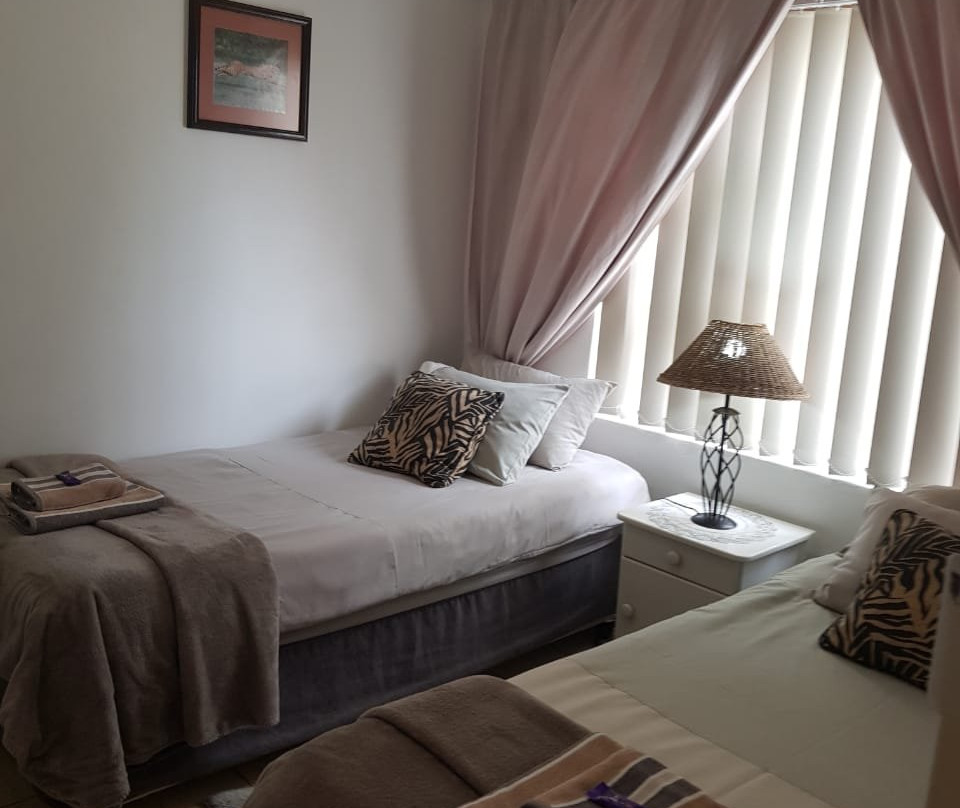 Marine Dynamics  Shark Tours-干斯拜必去景点