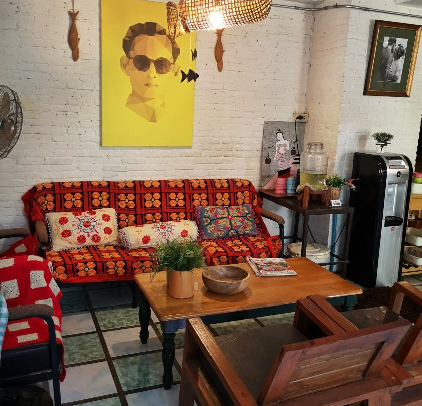 斯里努尔洛奇酒店主图