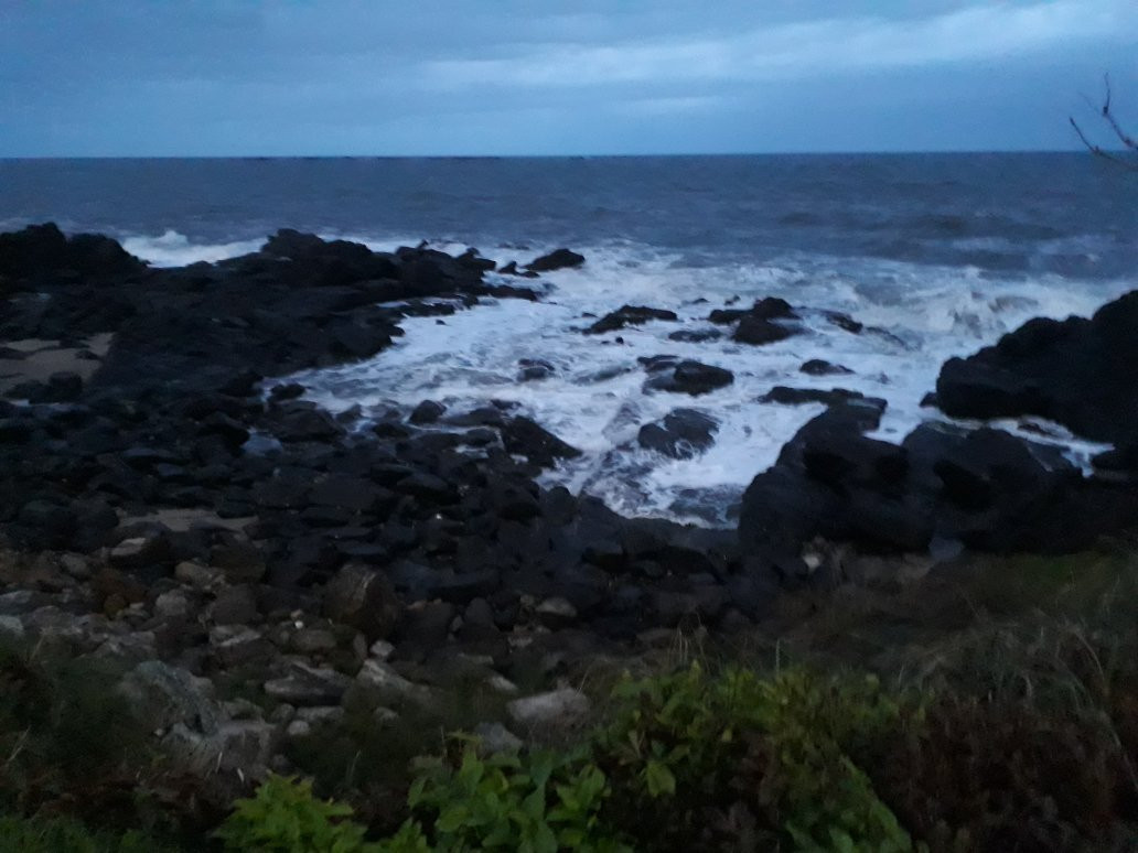 Costao dos Naufragos Beach (Barra Velha)景点图片