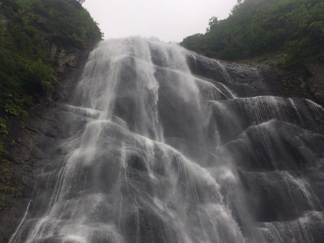 Yasu Waterfall景点图片