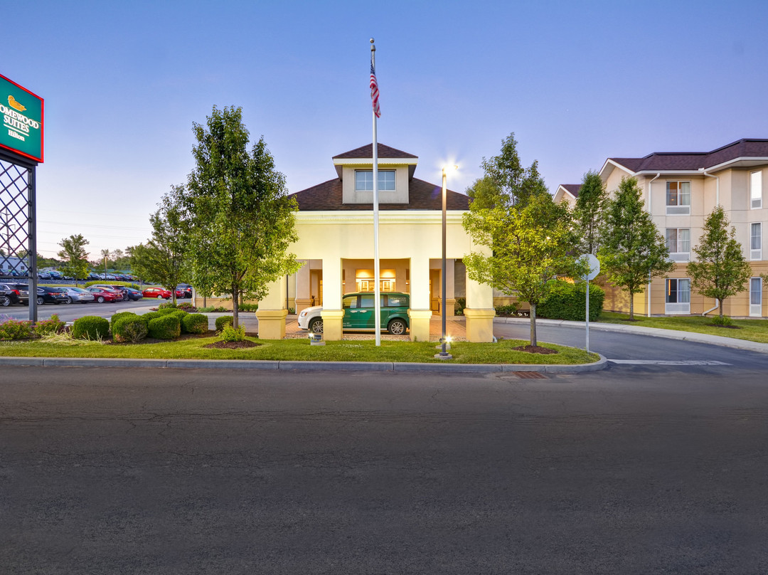 伊萨卡希尔顿惠庭套房酒店主图