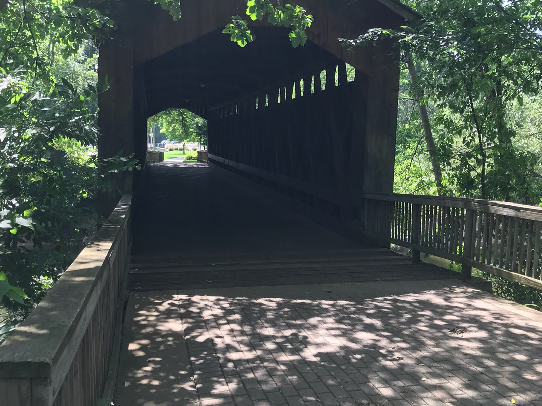 Ada Township Covered Bridge-Ada必去景点
