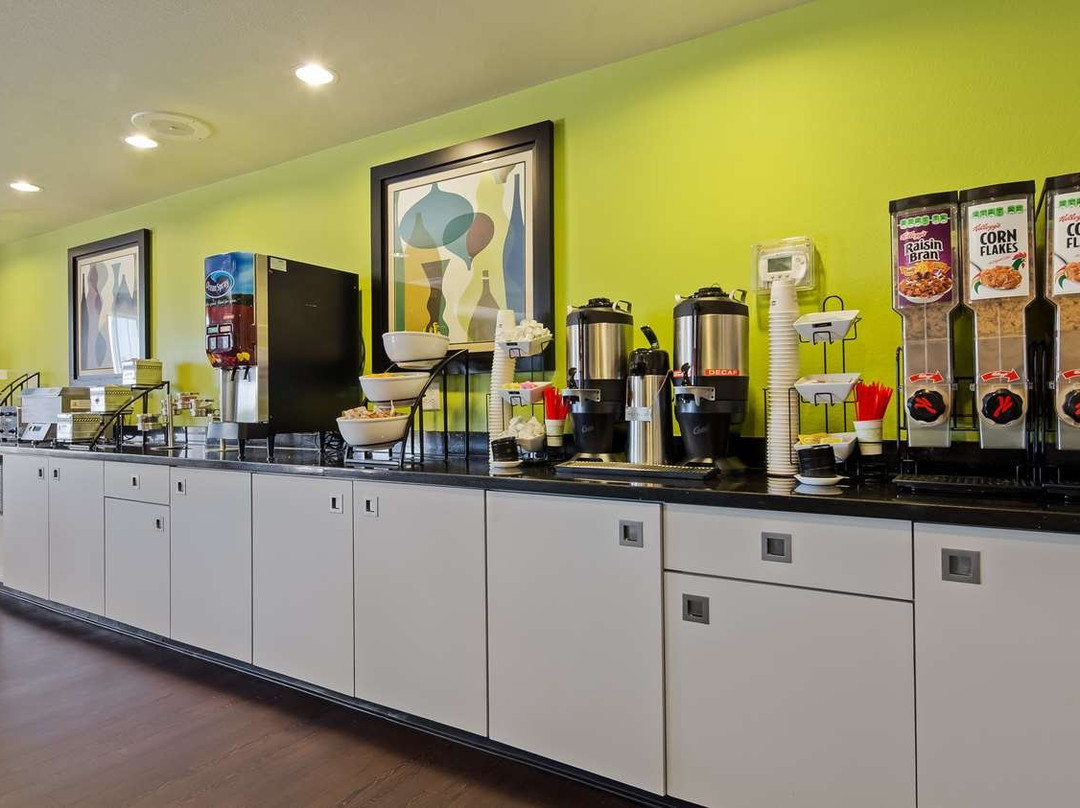 Best Western Douglas Inn & Suites主图