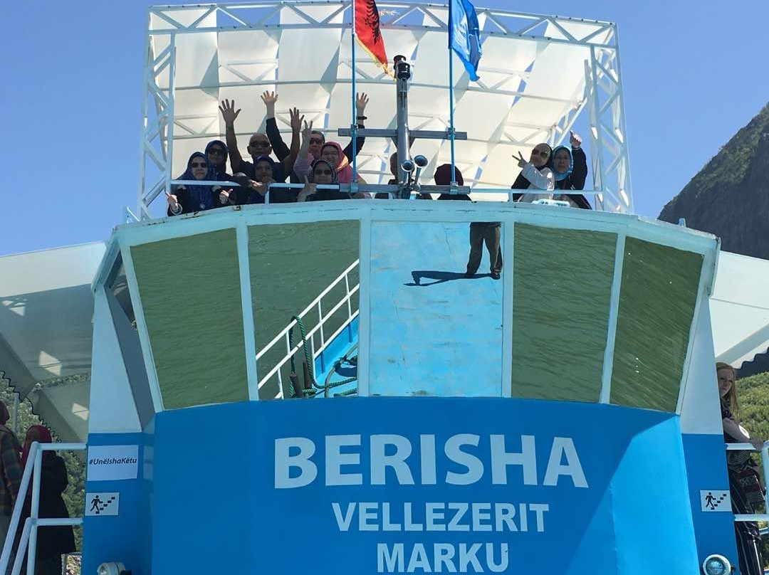 Komani Lake Ferry Berisha景点图片