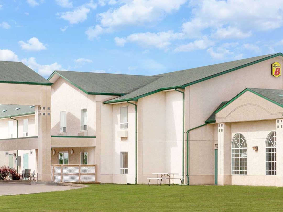 Super 8 by Wyndham Morden主图