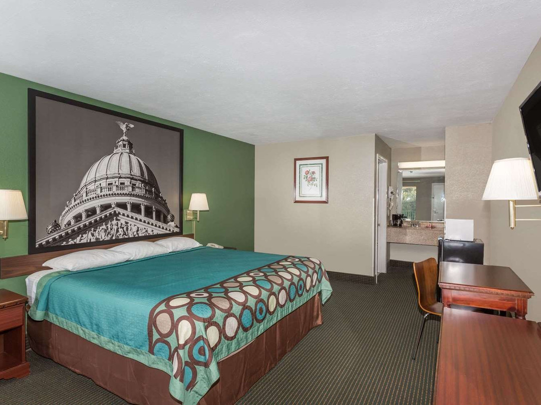 Super 8 by Wyndham Pearl/Jackson/East主图