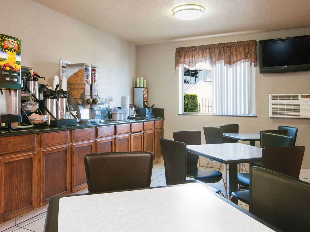 圣安东尼奥-I-35北温德姆速8酒店主图