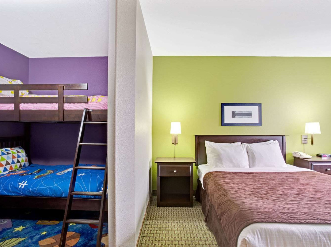 Super 8 by Wyndham St-Jerome主图