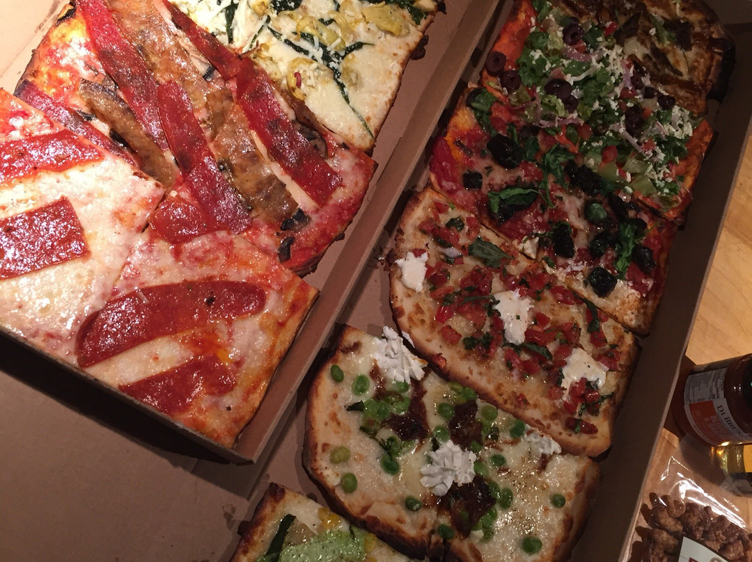 Jules Thin Crust Wayne