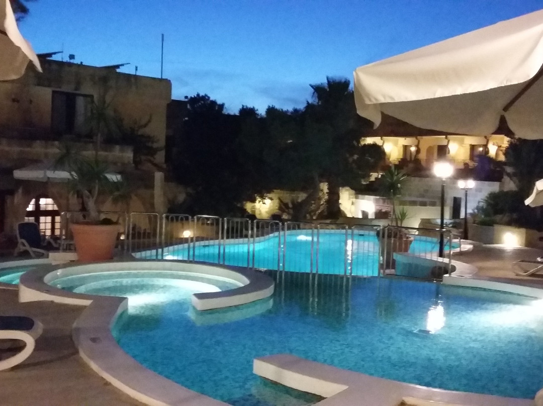 聚宝盆酒店主图