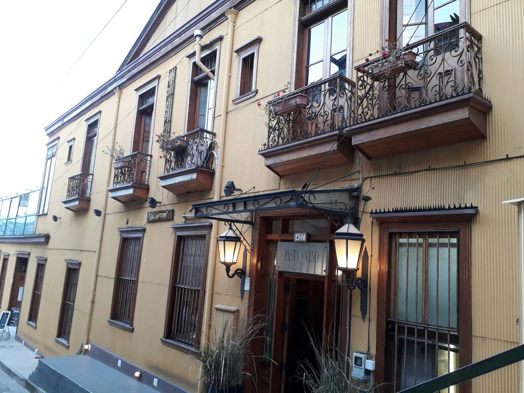 Valparaiso's Gate (La Puerta de Valparaiso)景点图片