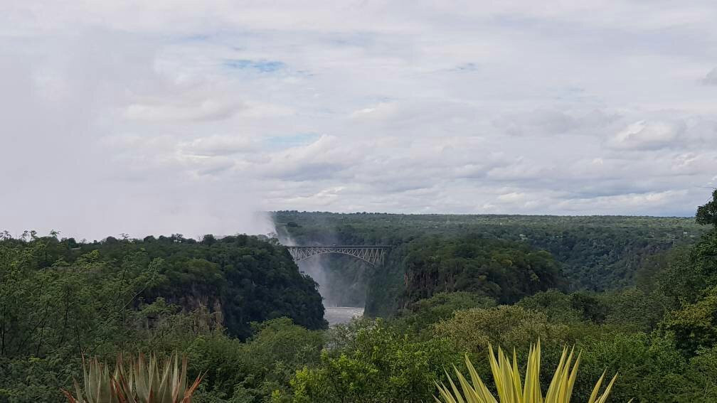 Victoria Falls Hotels & Tours主图