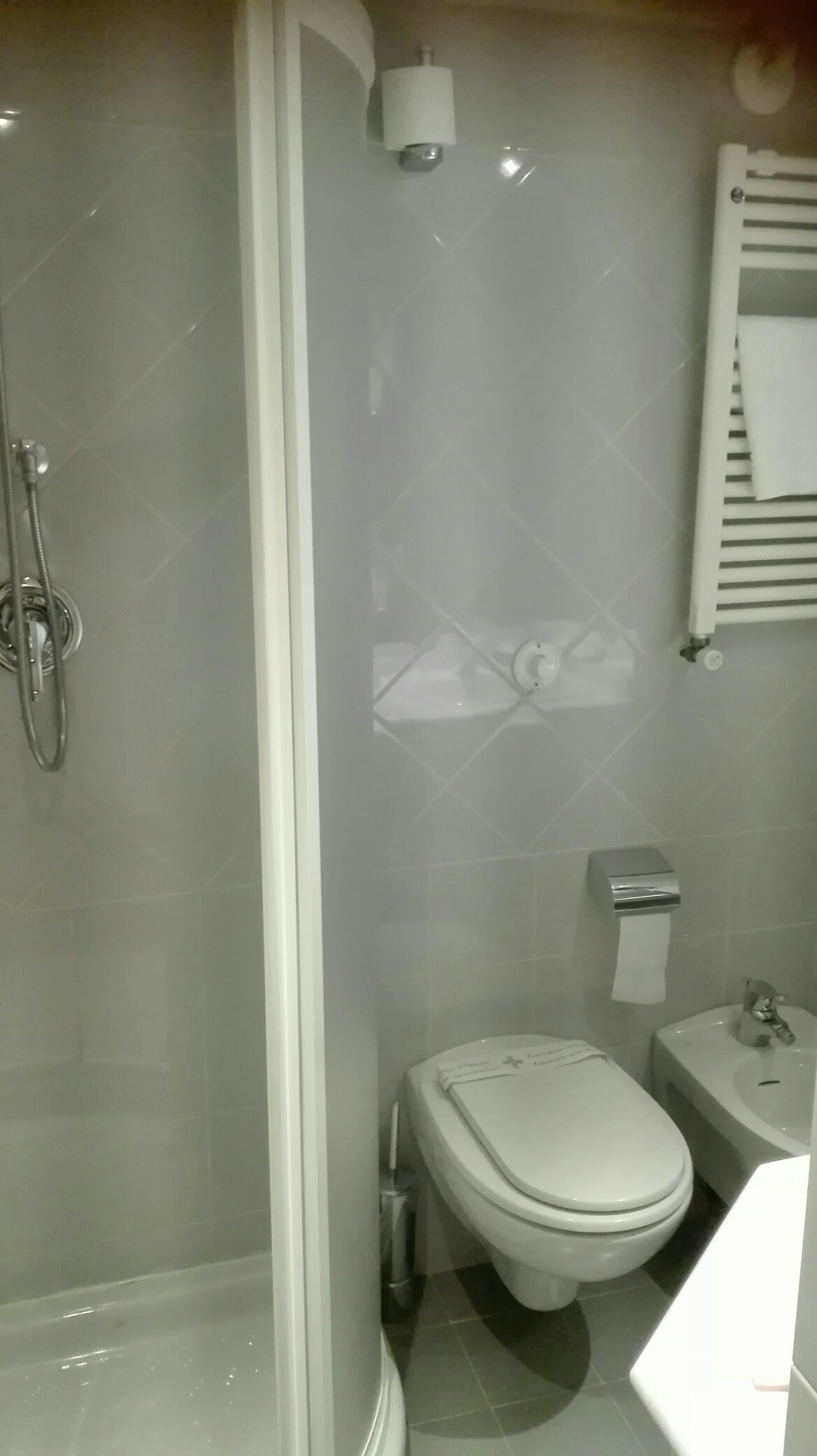 Hotel des Geneys Splendid-浴室