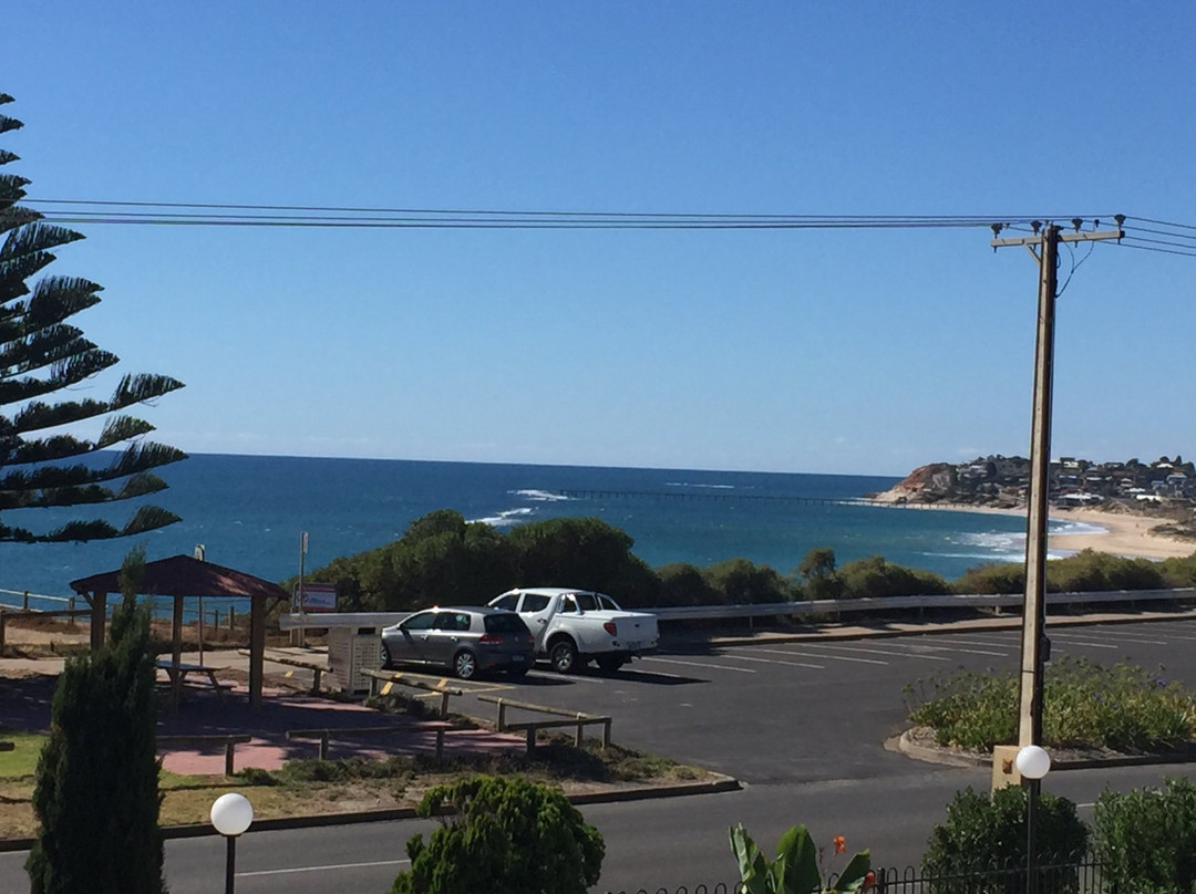 Coast Motel and Apartments主图