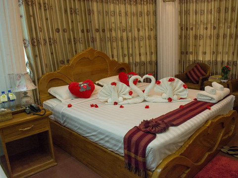 Kayah Golden Hill主图