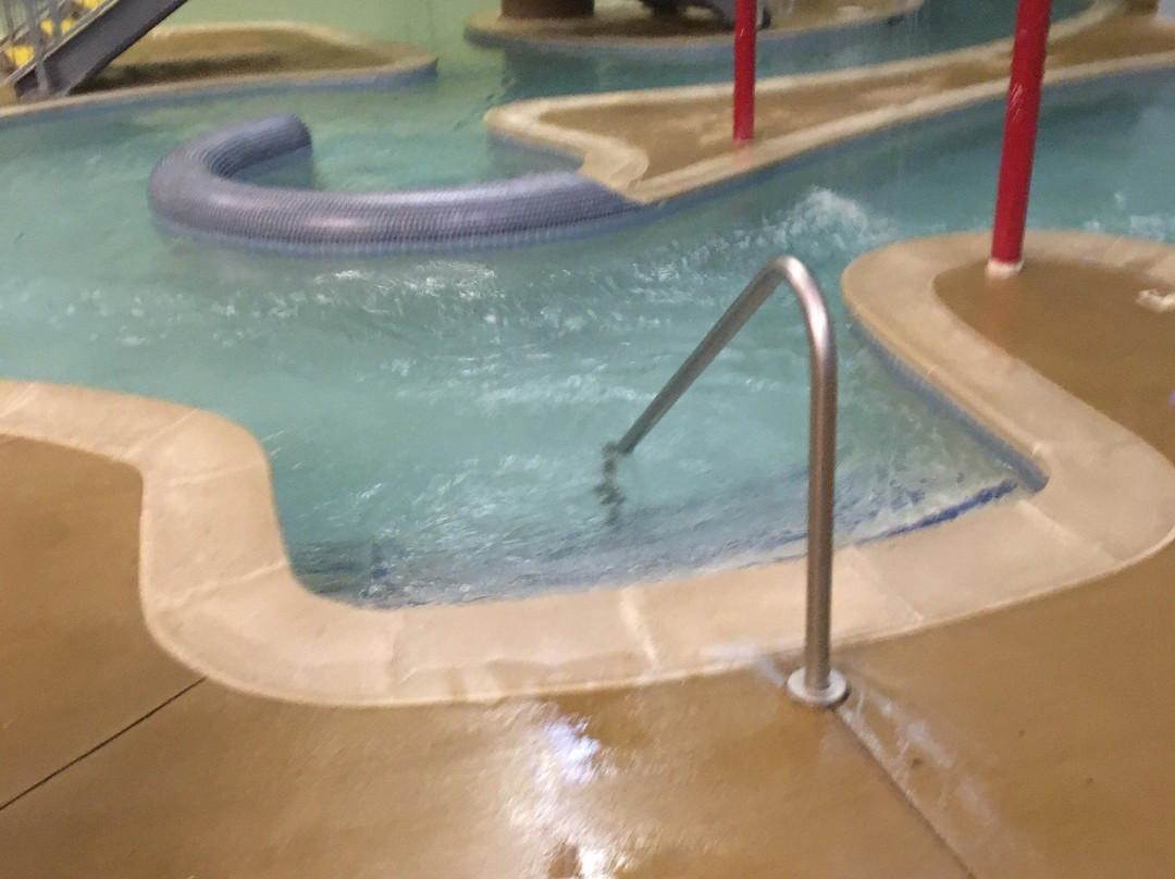 2024年2月Surfari Joe's Indoor Wilderness Water Park景点攻略Surfari Joe's