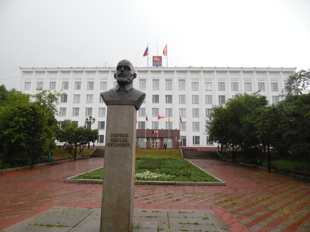 Monument to Eduard Berzin景点图片