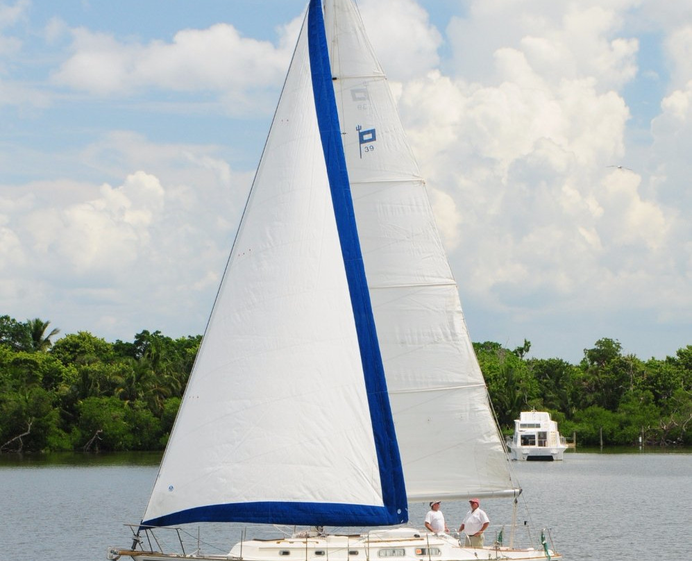 New Moon Sailing-俘虏岛必去景点