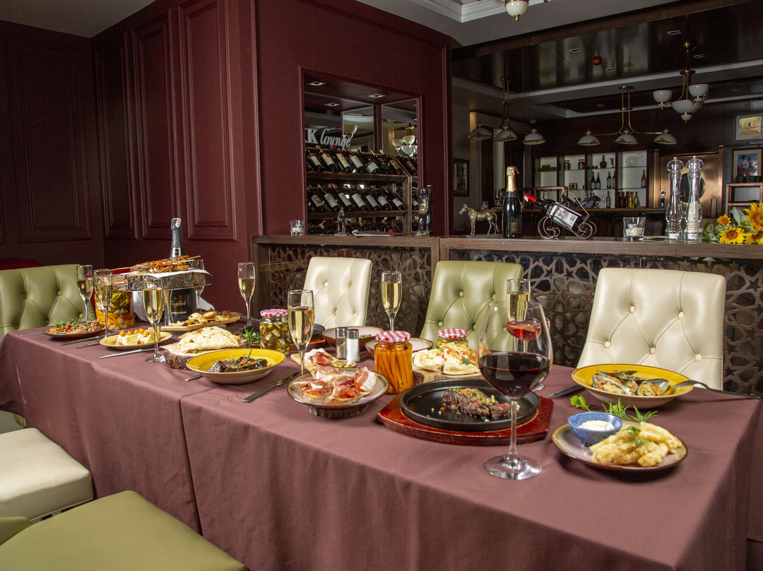 KK Restaurant & Lounge