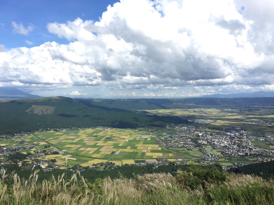 Kabutoiwa Lookout Point-阿苏市必去景点