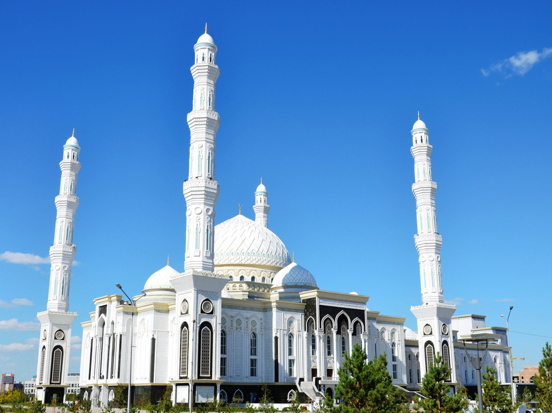 Hazret Sultan Mosque景点图片