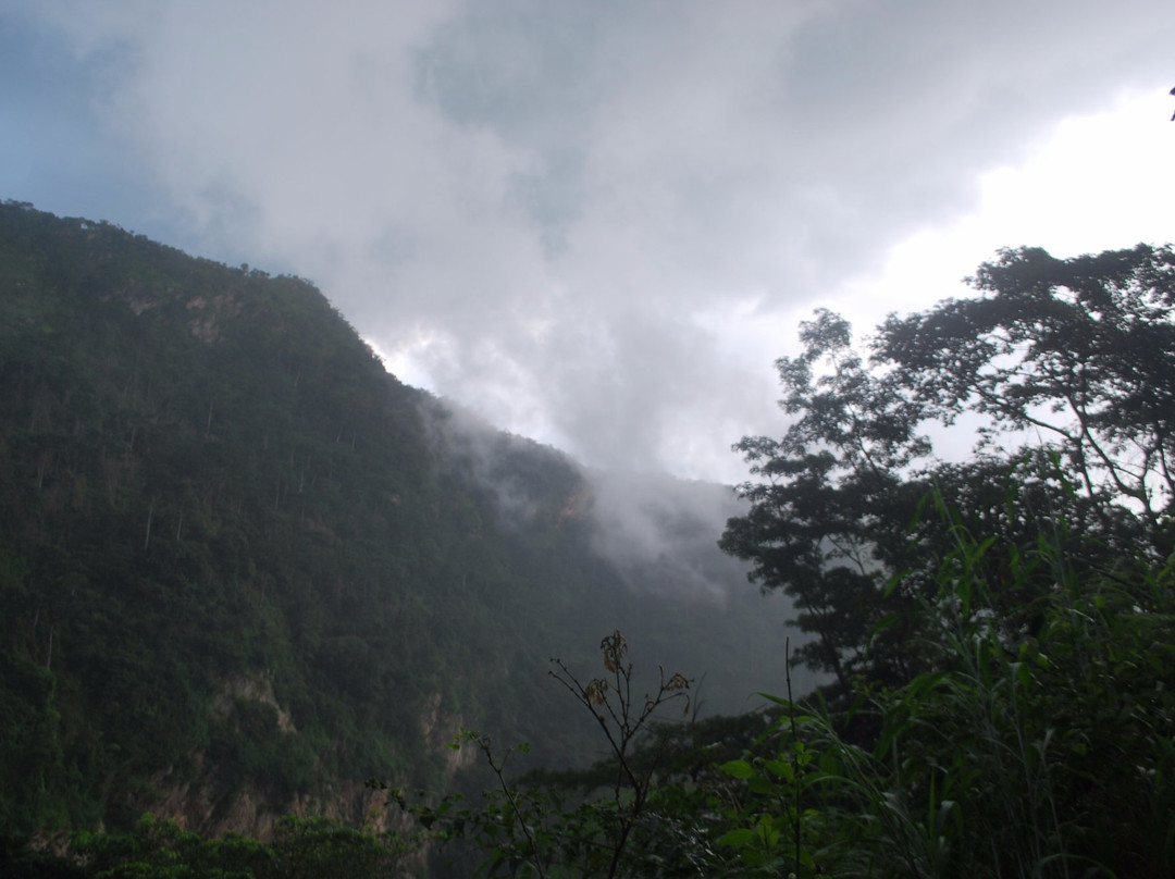 Cascade de Yikpa景点图片