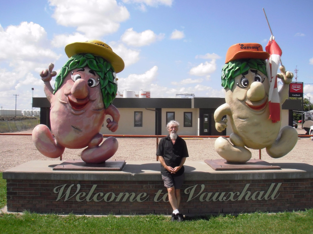Samantha & Sammy Spud (Vauxhall Mascots)景点图片