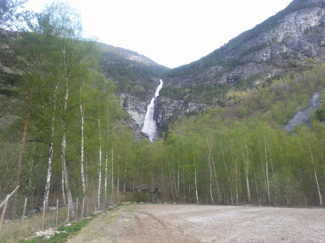 Stodnafossen Waterfalls-Laerdalsoyri必去景点