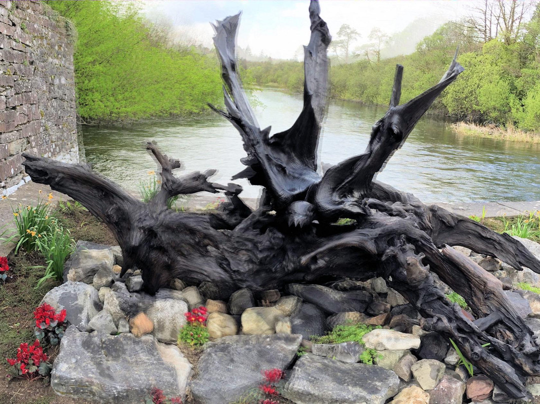 Bog Oak Sculpture-康镇必去景点
