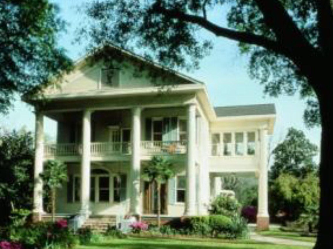 Charpentier Historic District-莱克查尔斯必去景点