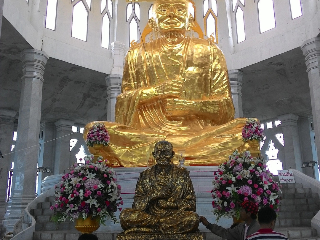 Lan Boon Mahawihan Somdet Phra Buddhacharn景点图片