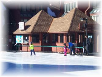 Resort Center Ice Rink景点图片