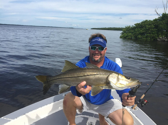 On Ice Fishing Charters-迈尔斯堡必去景点