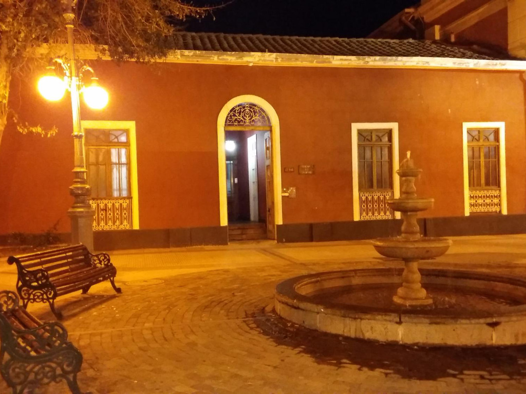 Plaza de los Heroes景点图片