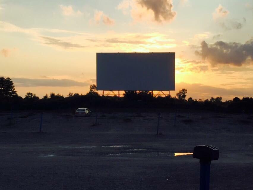 Sunset Barrie Drive In景点图片