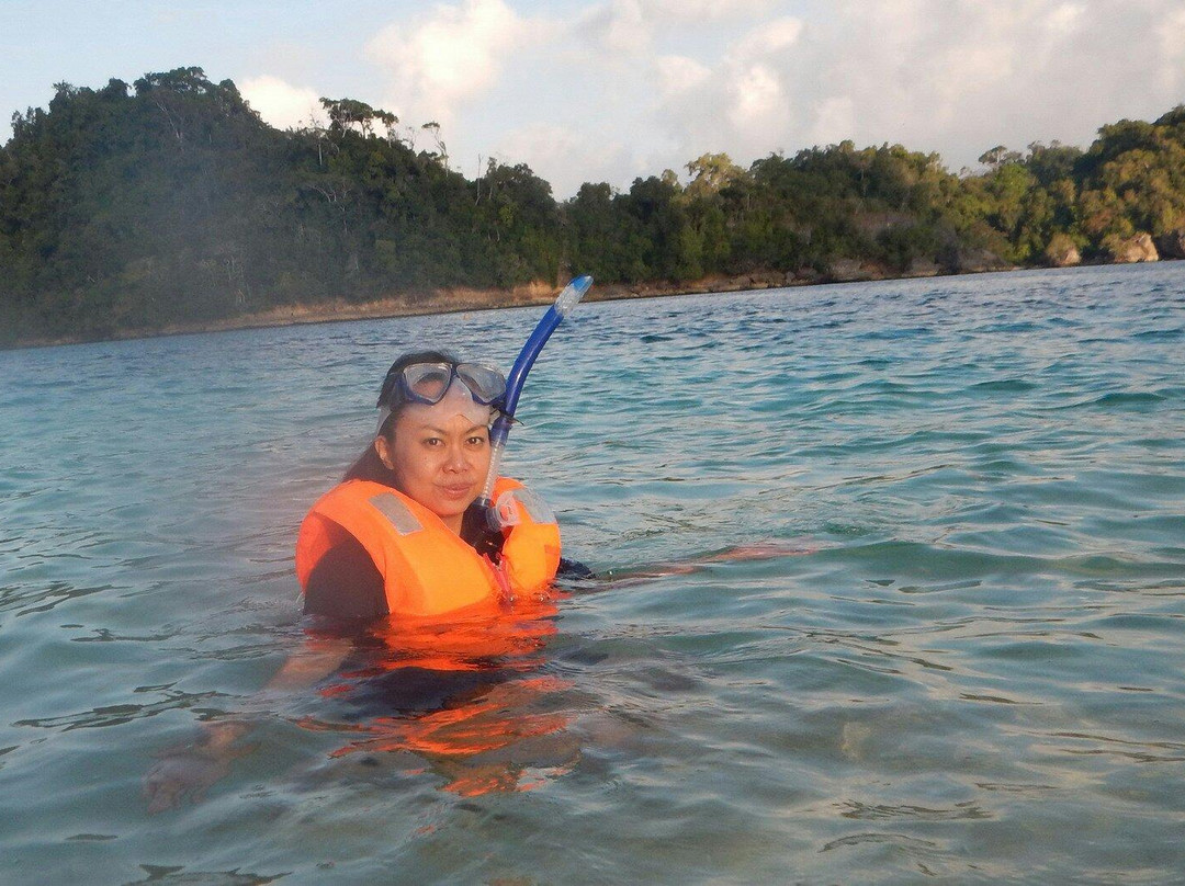Pantai Tiga Warna-玛琅必去景点