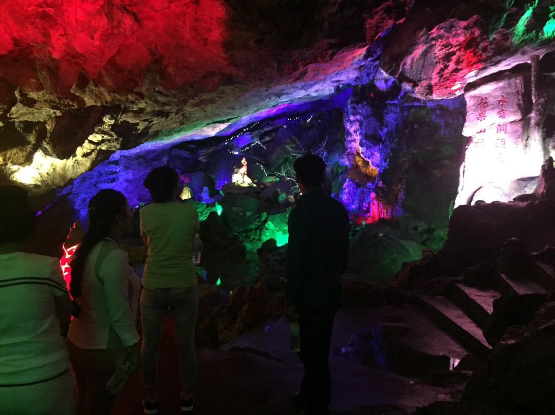 长迷宫溶洞-通化市必去景点